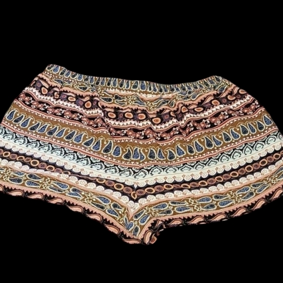 American Eagle Outfitters Patterned Women's Shorts - Picture 2 of 4